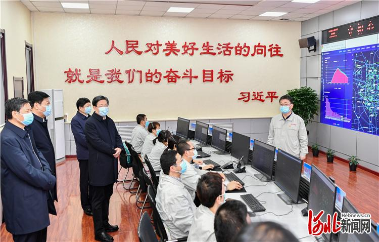 王东峰在石暗访查抄供暖工作：时刻关切民生冷暖(图1)